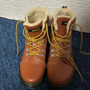Dr Martens hiking boots size women’s 9. Like new